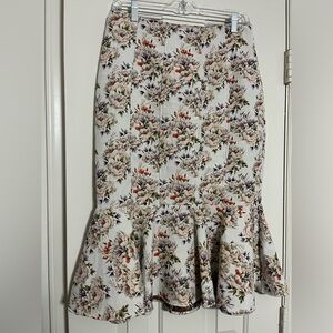 Eva Mendes floral trumpet skirt